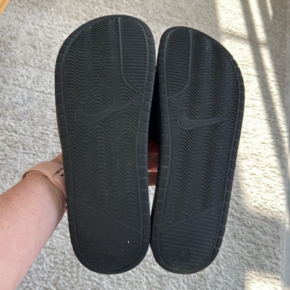 Sandals_&_Flip_Flops
